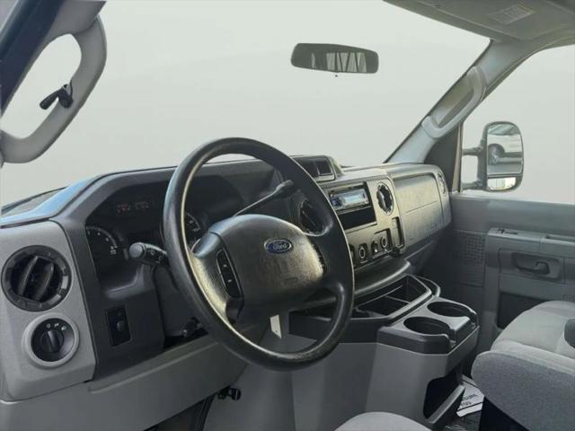 2010 Ford E-350 Super Duty XL