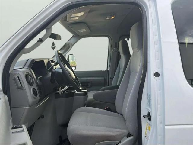 2010 Ford E-350 Super Duty XL