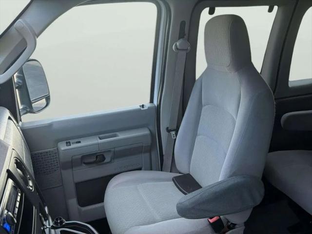 2010 Ford E-350 Super Duty XL