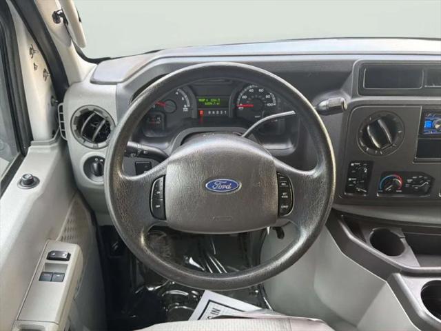 2010 Ford E-350 Super Duty XL