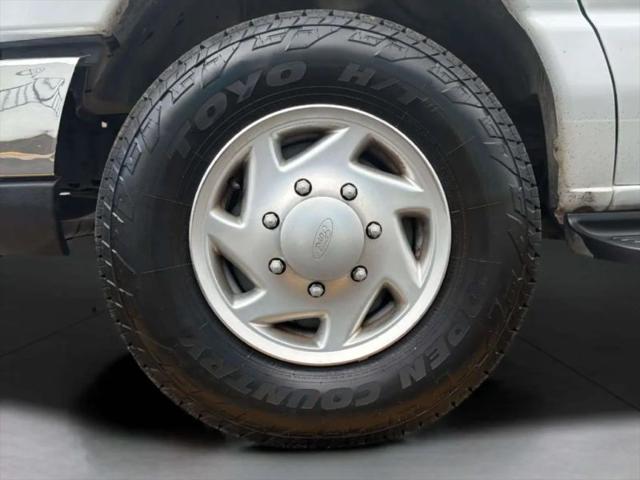 2010 Ford E-350 Super Duty XL