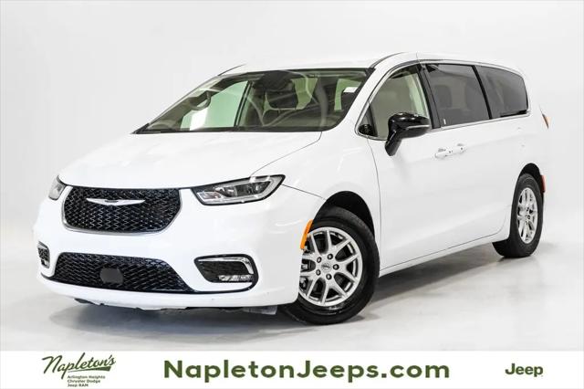2024 Chrysler Pacifica Touring L for sale in Arlington Heights, IL