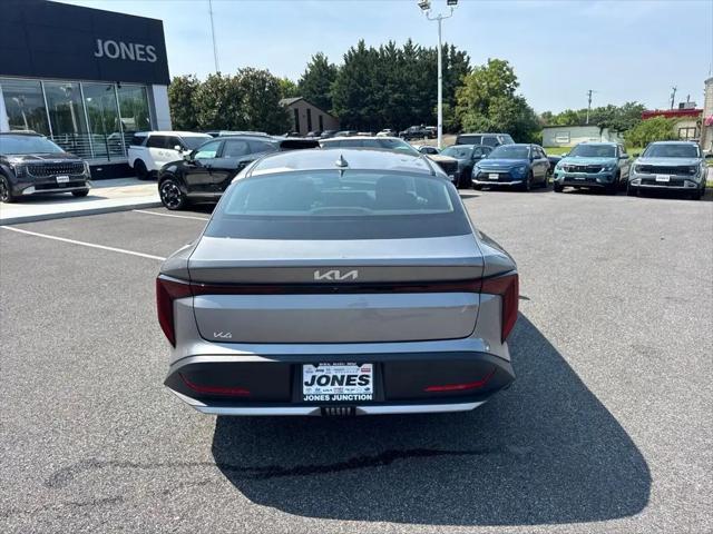 2026 Kia K4 LXS