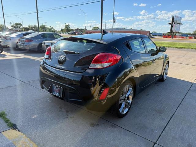 2012 Hyundai Veloster Base w/Black