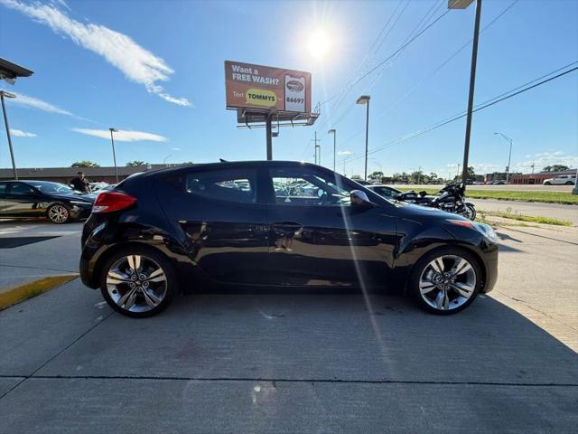 2012 Hyundai Veloster Base w/Black