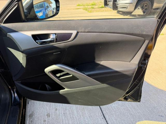 2012 Hyundai Veloster Base w/Black