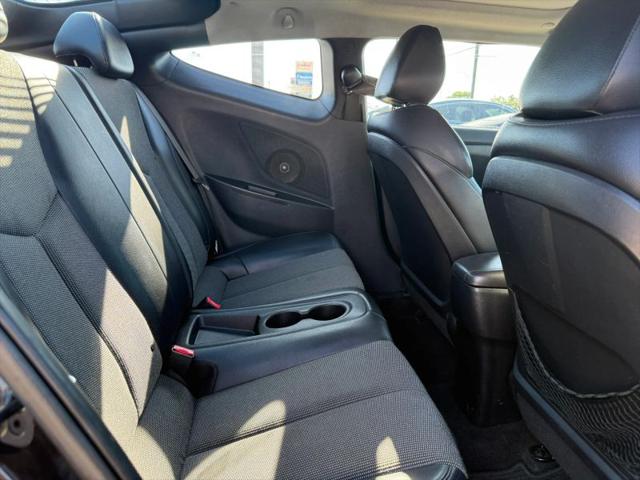 2012 Hyundai Veloster Base w/Black