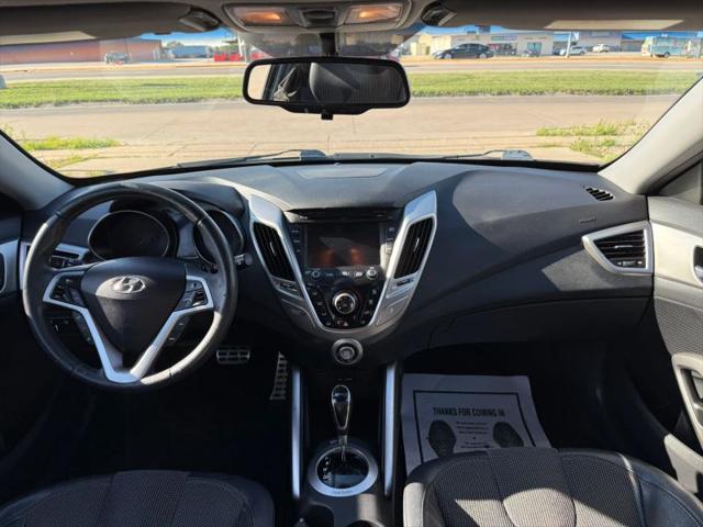2012 Hyundai Veloster Base w/Black