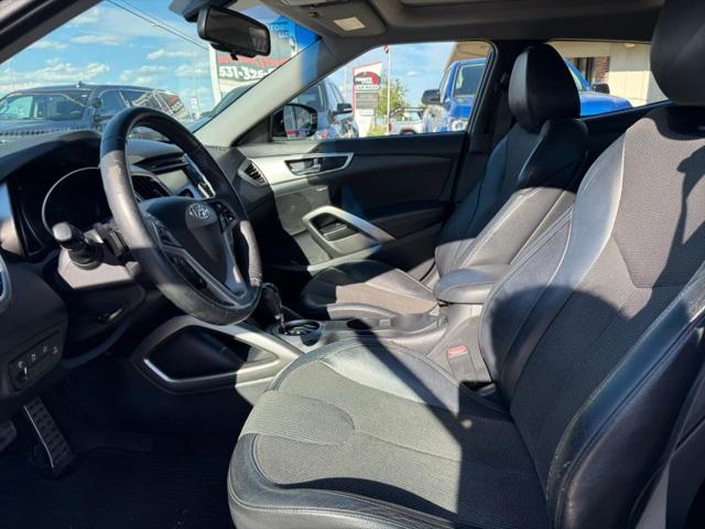 2012 Hyundai Veloster Base w/Black
