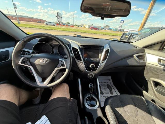 2012 Hyundai Veloster Base w/Black