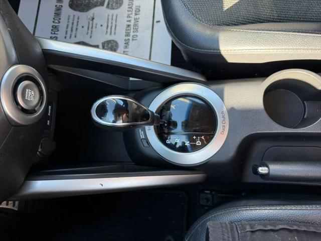 2012 Hyundai Veloster Base w/Black