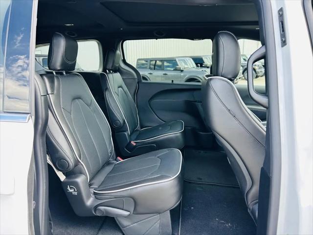 2027 Chrysler Pacifica Limited
