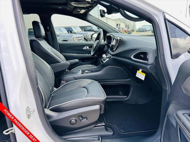 2027 Chrysler Pacifica Limited