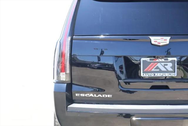 2020 Cadillac Escalade 2WD Premium Luxury