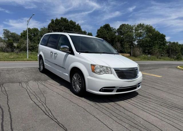 2014 Chrysler Town & Country Touring-L for sale in Independence, MO