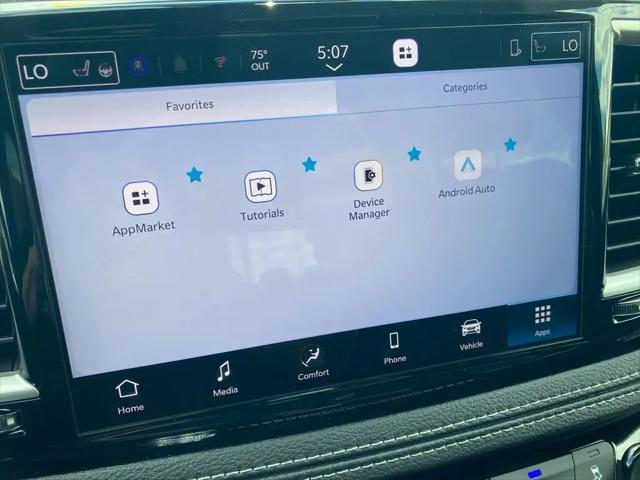 2027 Chrysler Pacifica Select