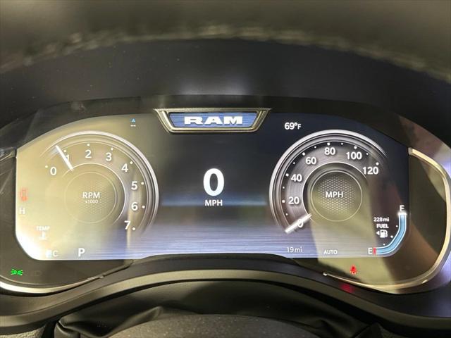 2026 Ram 1500 Big Horn Crew Cab 4x4 5'7" Box
