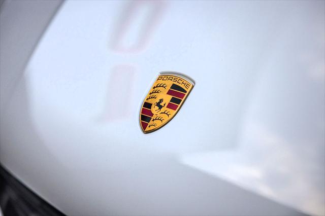 2026 Porsche Macan Unknown