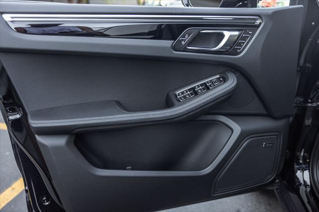 2026 Porsche Macan Unknown