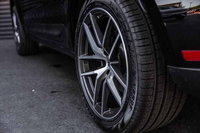 2026 Porsche Macan Unknown
