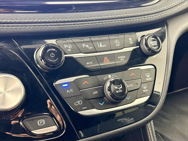 2023 Chrysler Pacifica Limited AWD