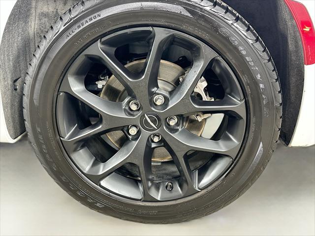 2023 Chrysler Pacifica Limited AWD