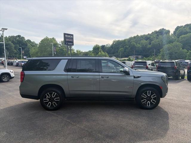 2023 GMC Yukon XL 4WD AT4