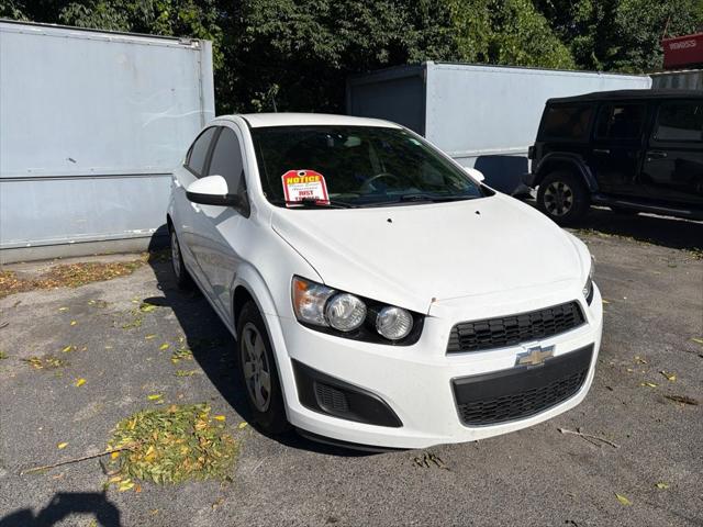 2014 Chevrolet Sonic LS Manual 2014 Chevrolet Sonic LS Manual