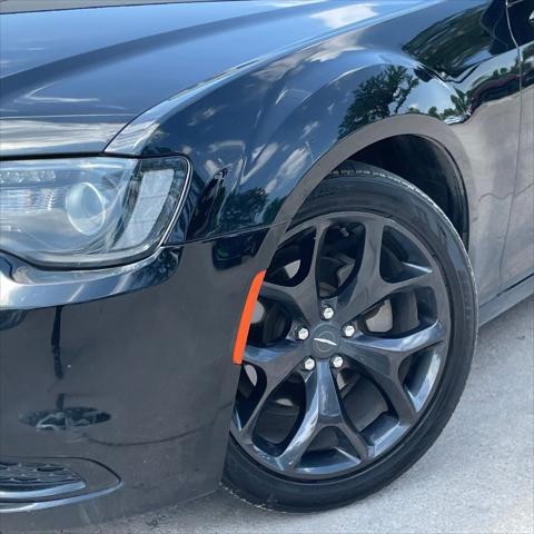 2021 Chrysler 300 Touring