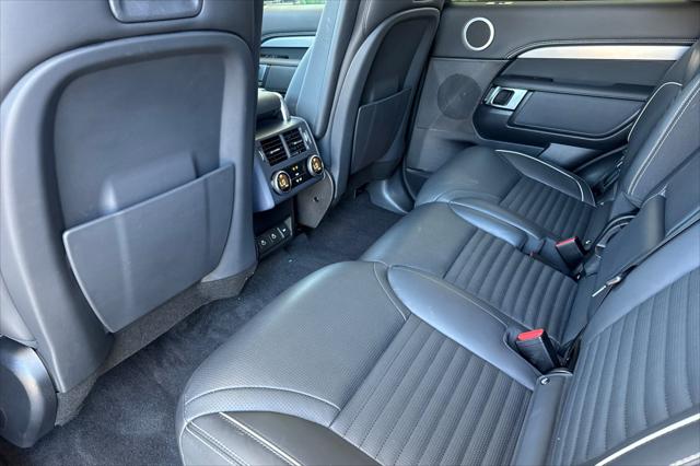 2021 Land Rover Discovery P300 S R-Dynamic