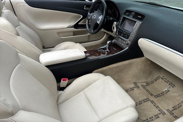2012 Lexus IS 250C 2dr Conv Auto