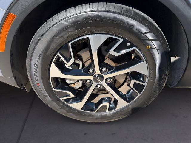 2024 Kia Sportage EX - Photo 14