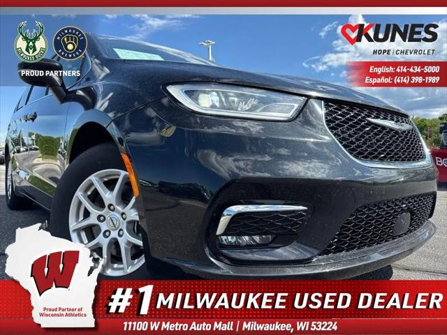 2023 Chrysler Pacifica Touring L for sale in Milwaukee, WI