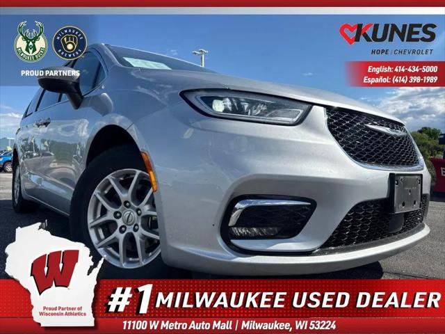 2023 Chrysler Pacifica Touring L for sale in Milwaukee, WI