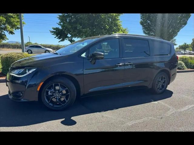 2018 Chrysler Pacifica Limited for sale in Eugene, OR