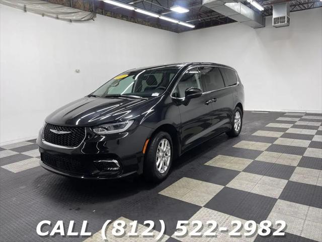 2023 Chrysler Pacifica Touring L for sale in Seymour, IN