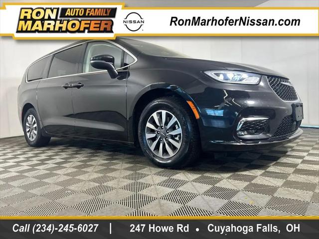 2023 Chrysler Pacifica Hybrid Touring L for sale in Cuyahoga Falls, OH
