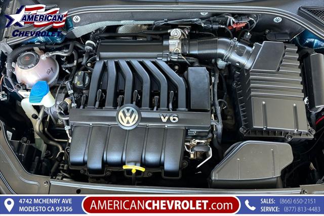 2018 Volkswagen Passat 3.6L V6 SEL Premium