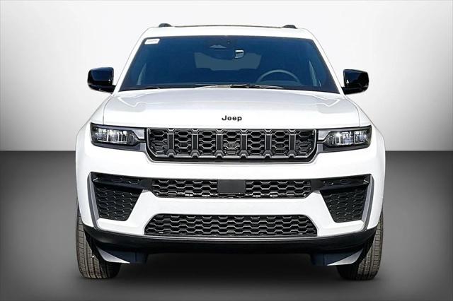 New 2027 Bright White Clear-Coat Paint Jeep Laredo image 3