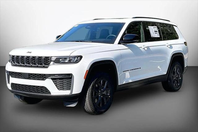 New 2027 Bright White Clear-Coat Paint Jeep Laredo image 4