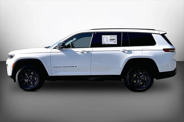 New 2027 Bright White Clear-Coat Paint Jeep Laredo image 5