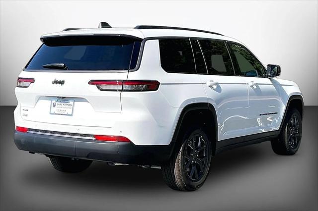 New 2027 Bright White Clear-Coat Paint Jeep Laredo image 8