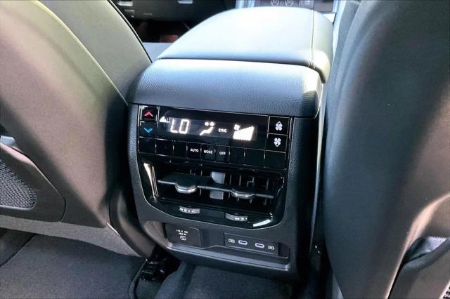 New 2027 Bright White Clear-Coat Paint Jeep Laredo image 15