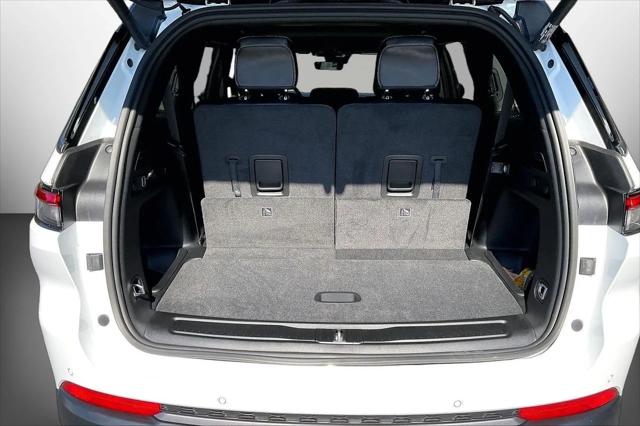 New 2027 Bright White Clear-Coat Paint Jeep Laredo image 22