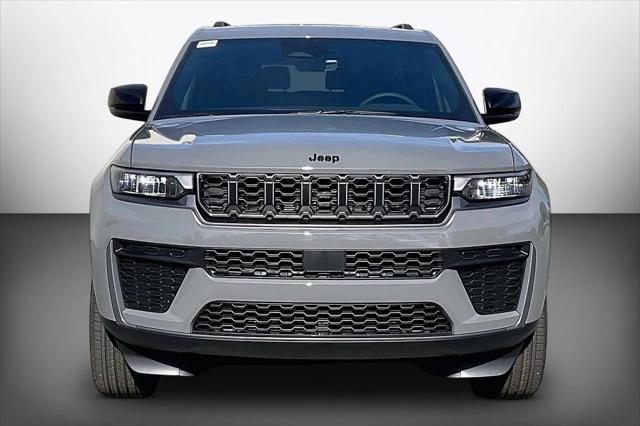 New 2027 Sting-Gray Clear-Coat Paint Jeep Laredo image 3