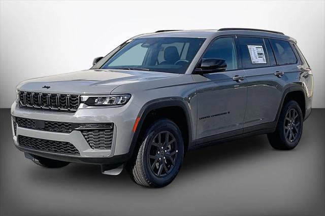 New 2027 Sting-Gray Clear-Coat Paint Jeep Laredo image 4