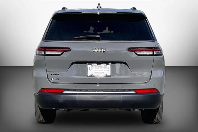 New 2027 Sting-Gray Clear-Coat Paint Jeep Laredo image 7