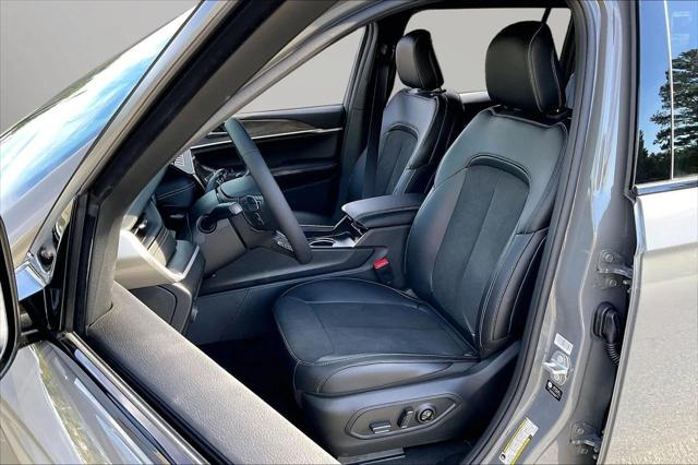 New 2027 Sting-Gray Clear-Coat Paint Jeep Laredo image 18