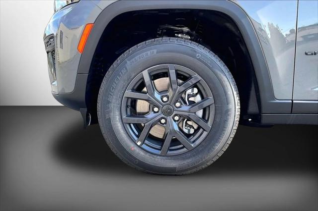 New 2027 Sting-Gray Clear-Coat Paint Jeep Laredo image 30