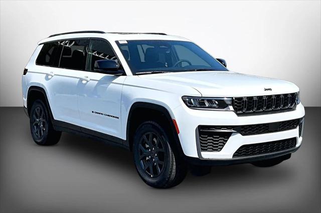 New 2027 Bright White Clear-Coat Paint Jeep Laredo image 2